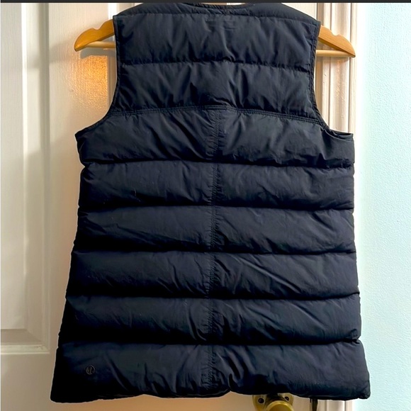 Lululemon women black vest
90% Grey goose down
10% Goose feathers - Picture 2 of 10